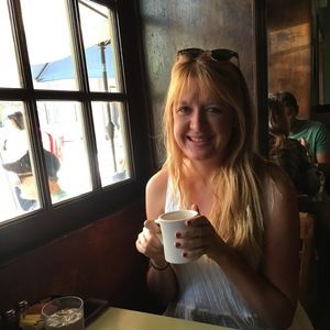 Meet your Posher, Chloe